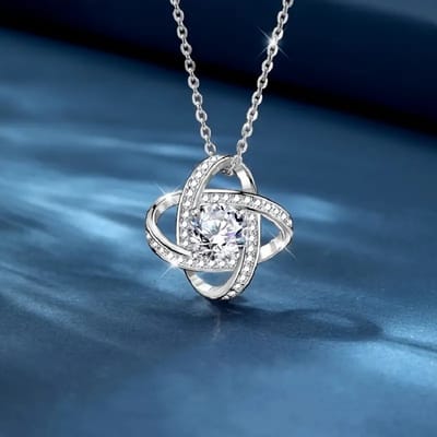 Heart Of Eternity Rotating Lucky Four-leaf Clover Necklace